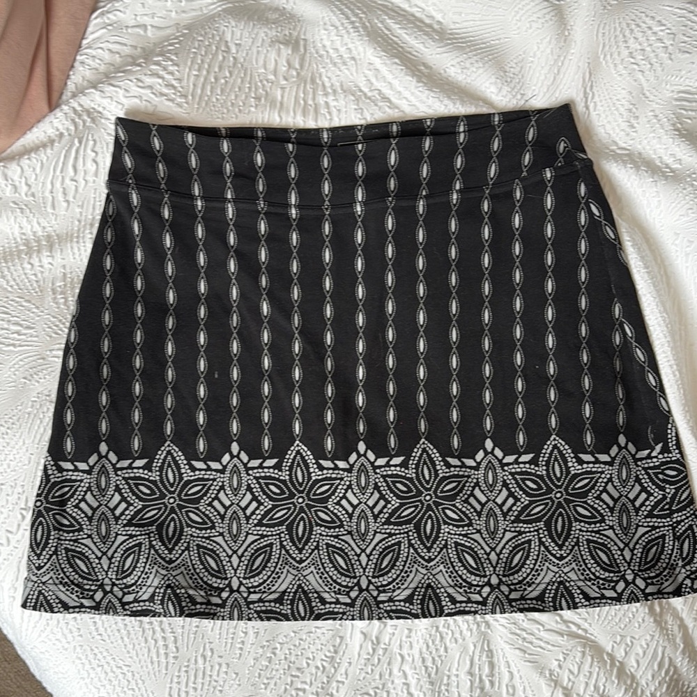 Athleta Black and White A-Line Mini Skort